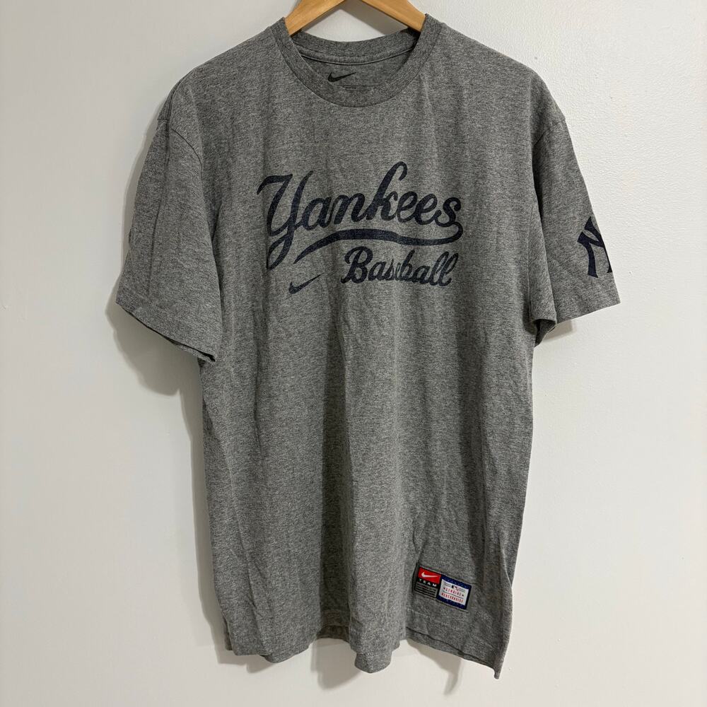 Men's New York Yankee's Nike Team Large Baseball T-Shirt Streetwear Gray